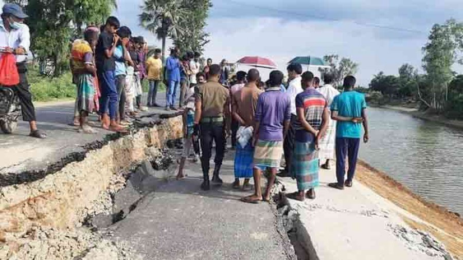উদ্বোধনের আগেই ১২৯ কোটি টাকার সড়কে ফাটল